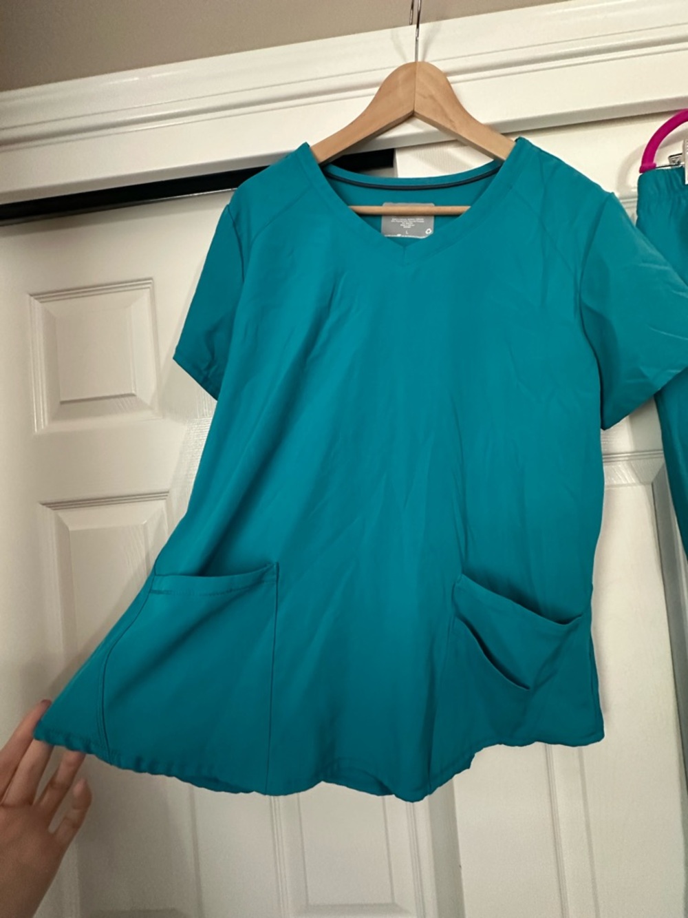 Teal V-Neck Women’s Scrub Top with Front Pockets